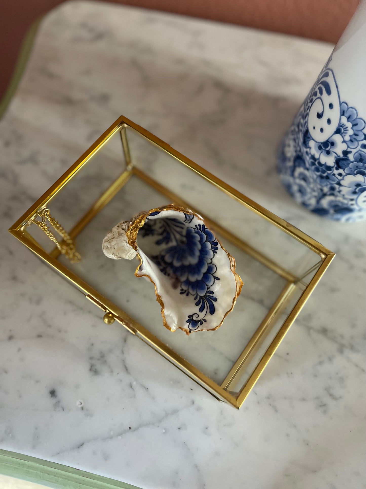 Oesterkunst in glazen kistje – Blue Heritage