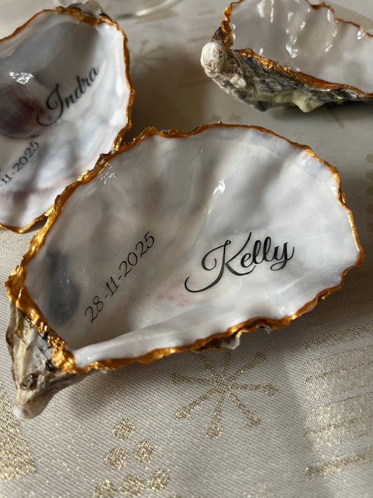 Gepersonaliseerde Oesterschelp met Goudrand – Uniek Cadeau